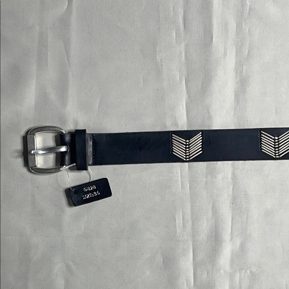 Black Leather Belt with Silver Buckle - Picture 4 of 5